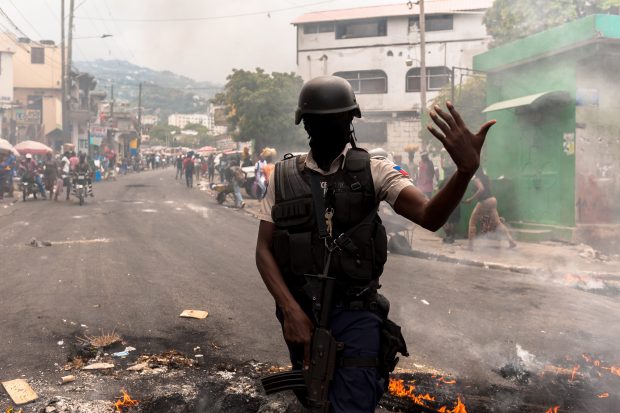 Doi jurnaliști, uciși de o bandă în Haiti, în timp ce documentau lipsa de securitate