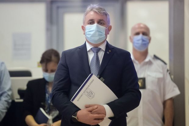 Bode critică sistemul pe care-l conduce, vorbind despre „putregai” și „cârdășie cu infractorii de pe plan local”