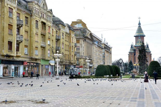 Lipsa căldurii ar putea muta toate școlile din Timișoara în online. Peste 10.000 de elevi învață deja de acasă