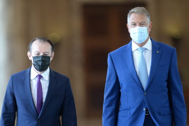 Propagă Iohannis și PNL „virusul obedienței” și în noul an?