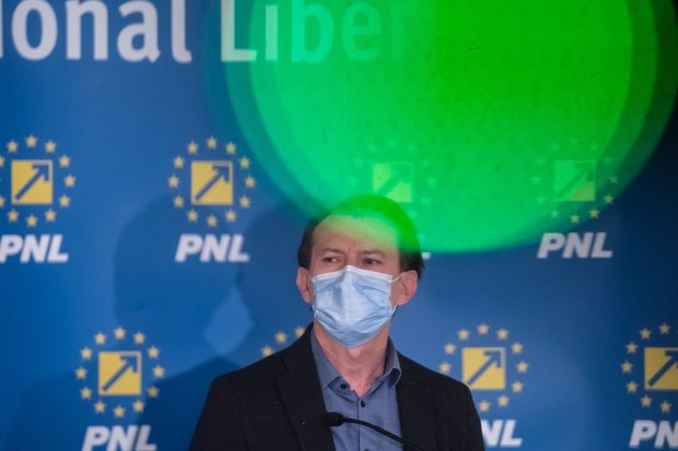 G4Media: Florin Cîțu, ajutat de o mătușă prin alianță cu „bani și relații”, în timpul studiilor din SUA, prin intermediul unei fundații apropiate de serviciile de informații