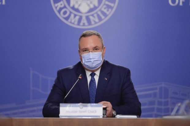 Premierul Ciucă face apel la decență, după incidentul din Parlament: „Acest gest reprobabil se înscrie într-o serie îngrijorătoare de acte de instigare la violenţă”