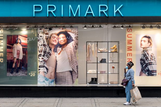 Primark vine oficial în România. Lanțul de irlandez de haine va deschide un magazin într-un mall din București