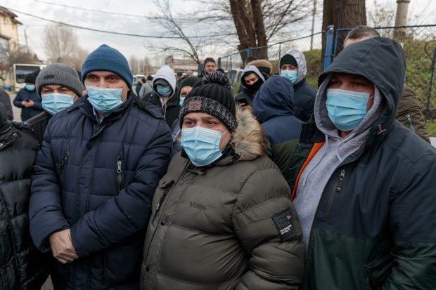 Reportaj din depourile STB. Versiunea angajaților aflați în grevă: „Călătorul nu știe cum ne chinuim noi să tragem de volan sau să mergem fără frâne”