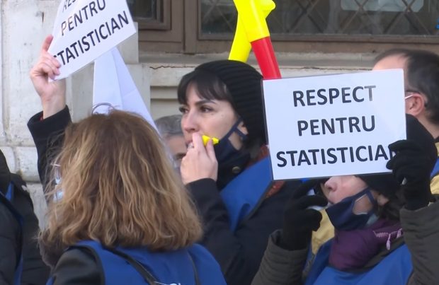 Angajaţii INS, protest în faţa sediului PSD pentru legea salarizării. Ministrul Muncii: „Menținem legătura”