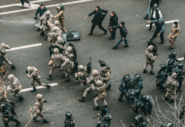 164 de oameni, printre care și doi copii, au murit în timpul revoltei din Kazahstan, anunță autoritățile