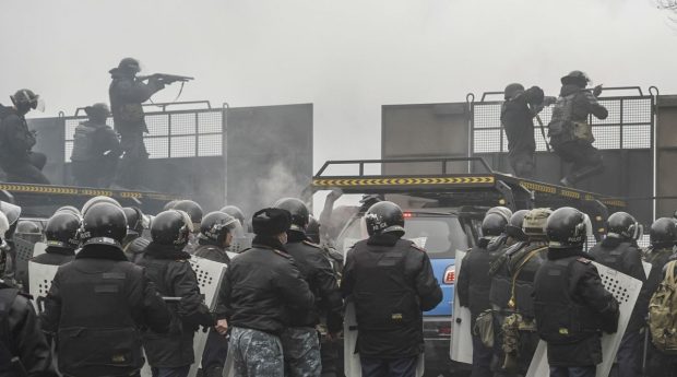 VIDEO | Revolta din Kazahstan, înăbușită în sânge. Președintele anunță „restabilirea ordinii” după sosirea trupelor ruse. Bilanțul morților