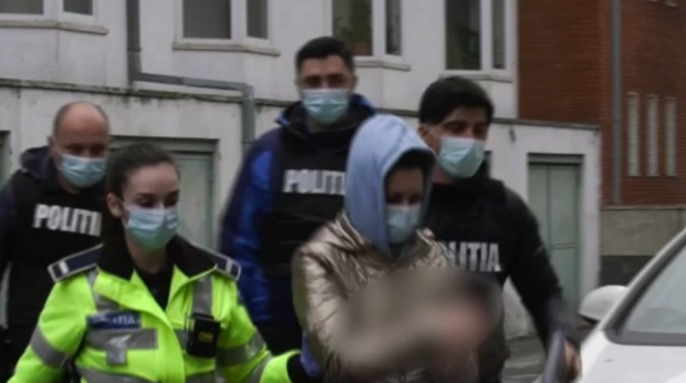 Femeia din Constanța care și-a bătut fetița de 2 ani, cercetată sub control judiciar. Nu mai are voie să se apropie de copil