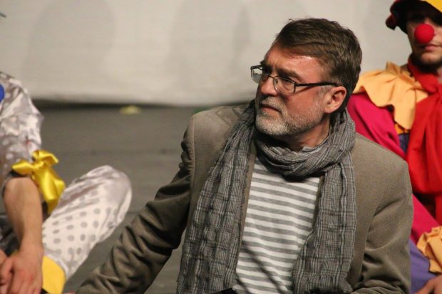 Matei Vișniec: „Dacă premierul Franței ar fi acuzat de plagiat, ar demisiona în câteva ore. Cei care sunt prinși cu mâța-n sac să se retragă”