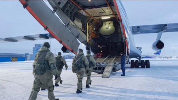 Militarii ruşi au început să se retragă din Kazahstan