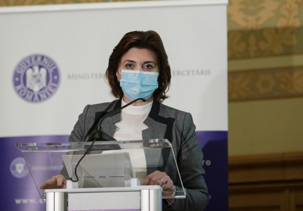 Cum a trucat Ministerul Educaţiei o achiziție de măști pentru elevi de 5,7 milioane de euro, bani europeni. Dovada, într-un dosar de la tribunal