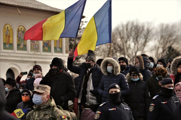 În jur de 300 de oameni au asistat la ceremoniile de ziua Unirii Principatelor de la Focşani. Gerul a scurtat discursurile