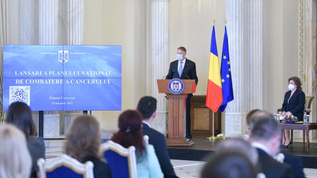 Planul de combatere a cancerului în România începe de parcă primul obiectiv este fericirea industriei farma, care va primi mai mulți bani