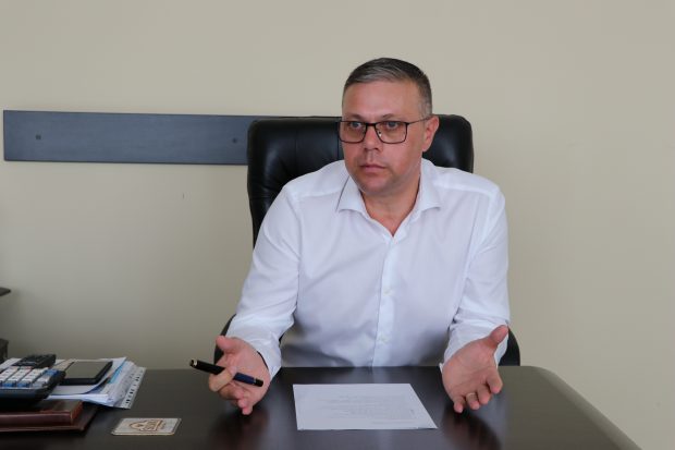 Un primar din Mureș a plătit circa 140.000 de euro firmelor soției și fiicei pentru carantinarea persoanelor afectate de Covid