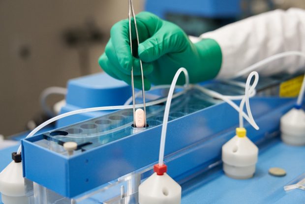 Pfizer anunță că tratamentul său anti-COVID este eficient și împotriva Omicron