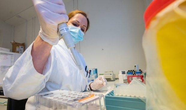 Ministerul Sănătăţii, despre testarea COVID în centrele de recoltare: Prima dată trebuie sunat la DSP. Care este întreaga procedură