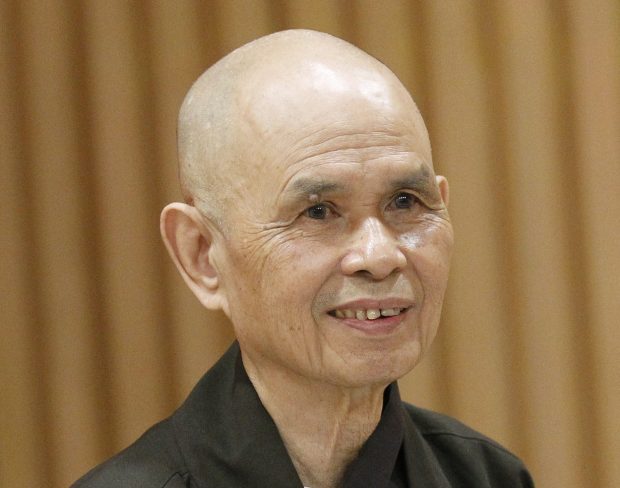 Thich Nhat Hanh, unul dintre cei mai influenţi călugări budişti, a murit la 95 de ani