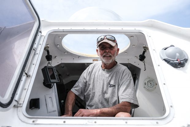 Un cunoscut aventurier francez de 75 de ani a murit după ce a încercat să traverseze Oceanul Atlantic într-o canoe