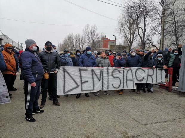 LIVETEXT. A patra zi de grevă STB. 25% din parcul auto se află în trafic, în timp ce sute de angajați protestează la autobaza Titan