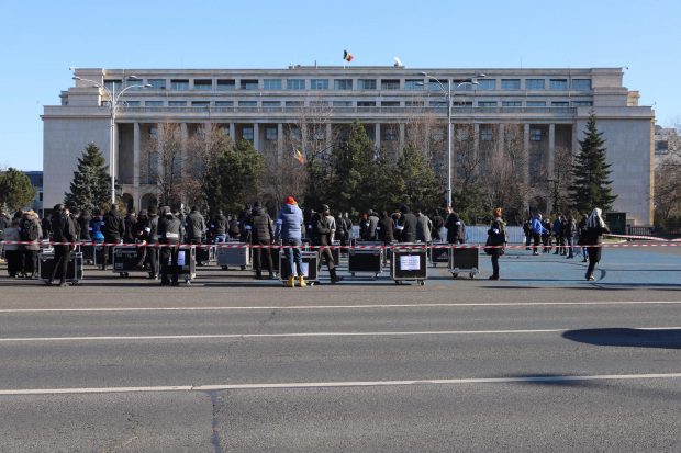 Angajații din Industria Spectacolelor, protest în fața Guvernului, de Ziua Culturii Naționale