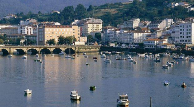Locuitorii dintr-un oraș spaniol s-au organizat în patrule pentru a-l prinde pe „Rambo din Galicia”, un criminal evadat din închisoare