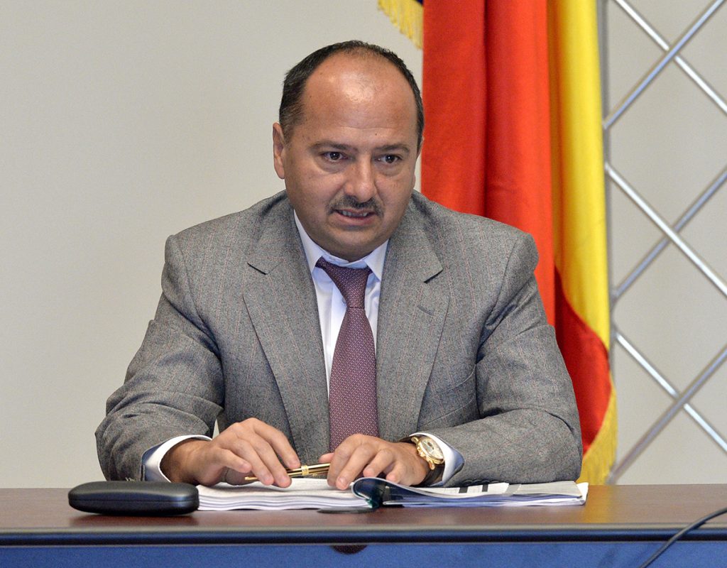 Armata de consilieri a generalului Ciucă. Cine sunt oamenii care îi dau sfaturi premierului