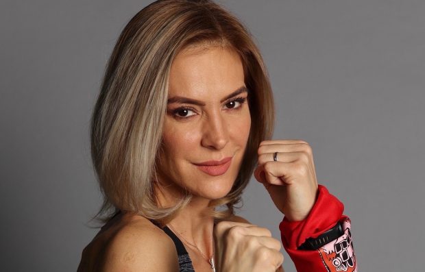 Ce se întâmplă cu jobul Roxanei Ciuhulescu de la Ministerul Sportului, cât timp ea e la „Survivor România”. Poate sta în Republica Dominicană și 6 luni