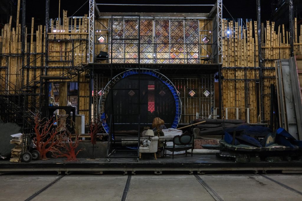 Incursiune de o oră și jumătate în culisele Teatrul Național din București. Vizită inedită în cetatea lui Radu Beligan și Gheorghe Dinică