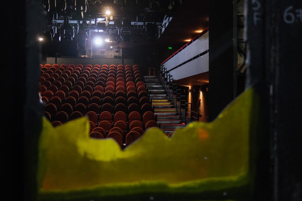 Incursiune de o oră și jumătate în culisele Teatrul Național din București. Vizită inedită în cetatea lui Radu Beligan și Gheorghe Dinică