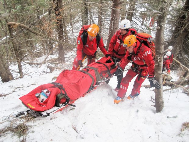 Misiuni dificile pentru salvamontiştii din toată ţara. Au salvat aproape 60 de persoane, în ultimele 24 de ore