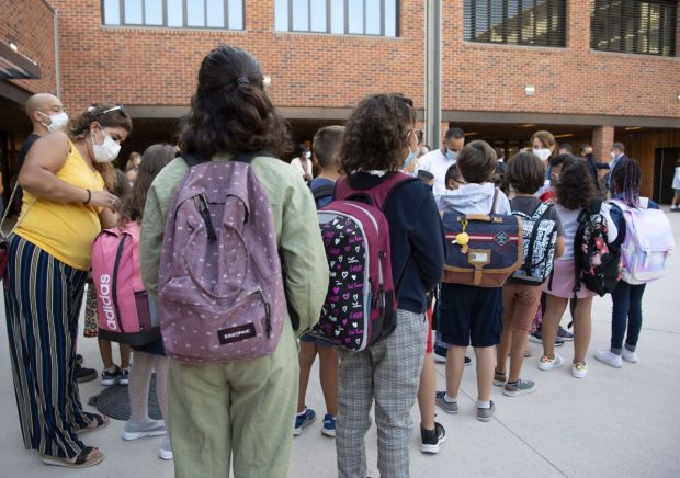 Sindicaliștii francezi din educație contestă măsurile anti-COVID din școli și fac apel la o grevă națională