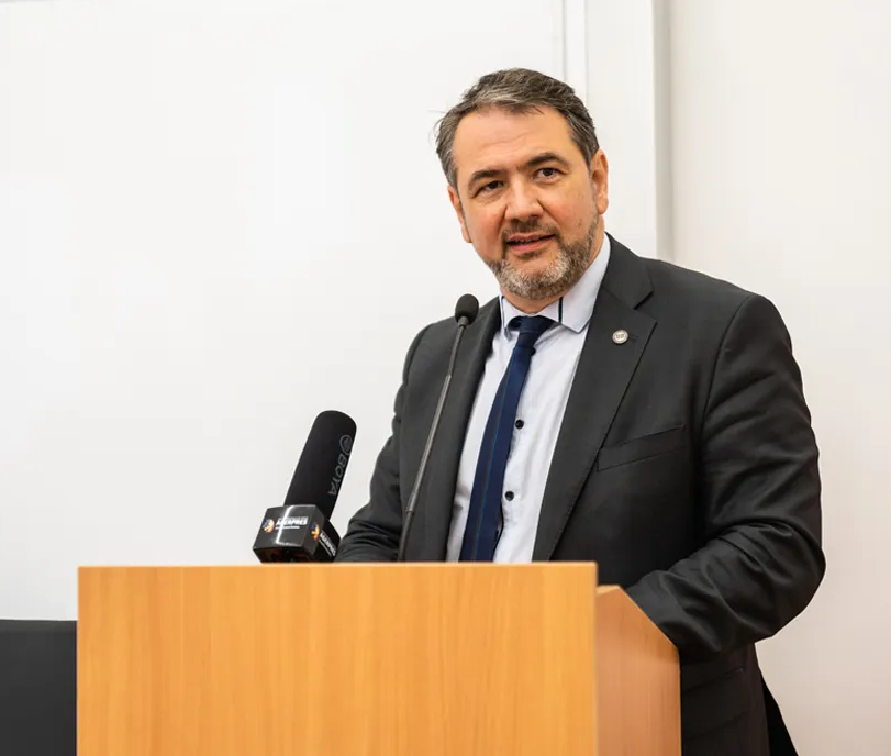 Armata de consilieri a generalului Ciucă. Cine sunt oamenii care îi dau sfaturi premierului