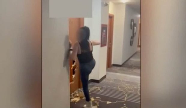 O femeie de 33 de ani a distrus hotelul în care era cazată, la Sibiu. Alcoolemie uriașă descoperită când au venit polițiștii