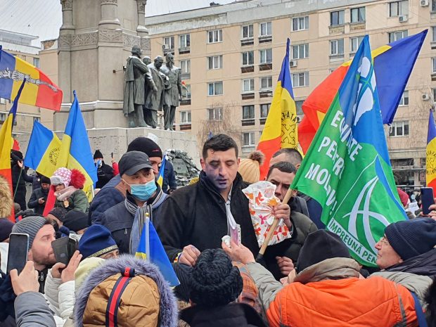 VIDEO | George Simion, stropit cu cerneală la Iași de Ziua Principatelor