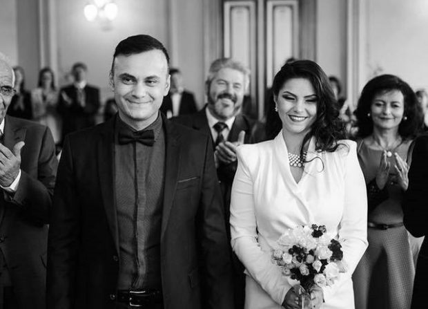 Cine e și cu ce se ocupă soția medicului Adrian Marinescu. E mai tânără cu 17 ani decât el: „Cererea în căsătorie a venit repede”
