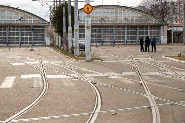 A treia zi de grevă în transportul public din București. Director: Doar 3 tramvaie și 10 autobuze circulă sâmbătă dimineață