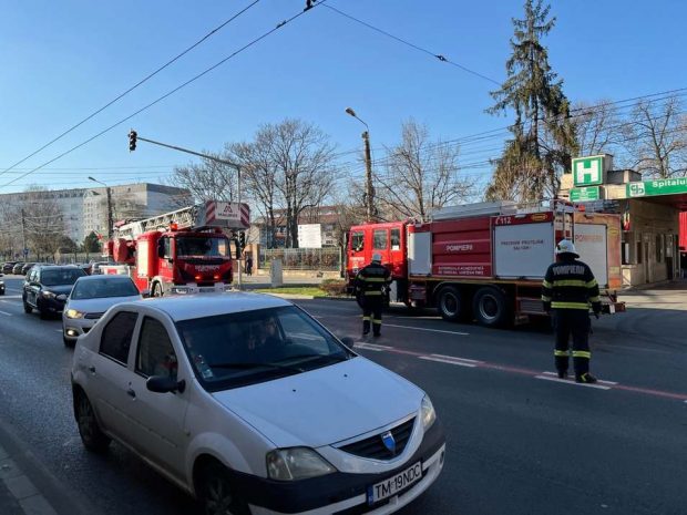 Incendiu la Spitalul Municipal din Timișoara, pornit, cel mai probabil, de la o țigară