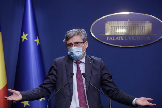 După scandalul facturilor greșite, ministrul energiei îi îndeamnă pe români să nu mai fie „așa pro-consum”