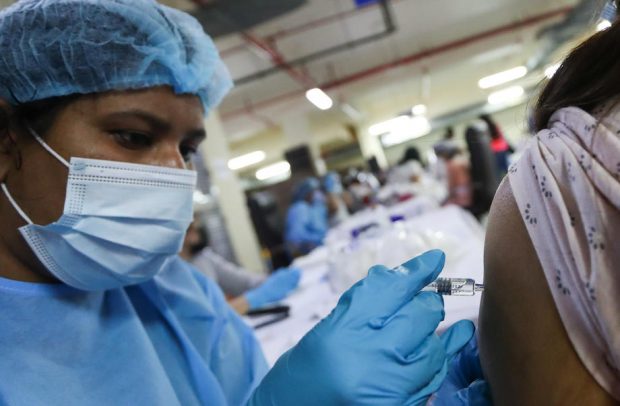 Numărul persoanelor vaccinate, în ușoară scădere. Doar 6.265 de persoane, imunizate cu prima doză
