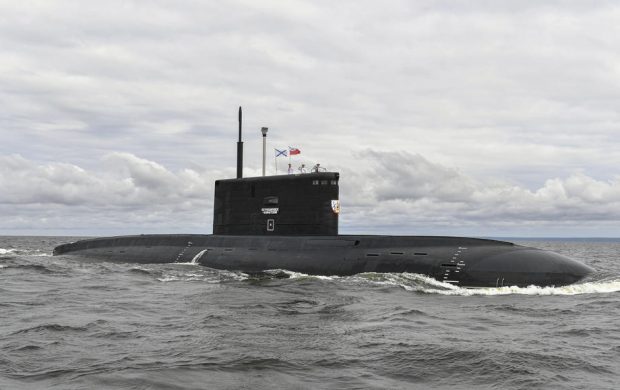 Submarinele rusești amenință rețeaua subacvatică de cabluri de internet, avertizează șeful apărării din Marea Britanie