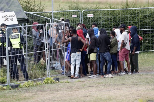 Lituania plătește câte 1.000 de euro migranților veniți din Irak pentru a-i determina să se întoarcă acasă