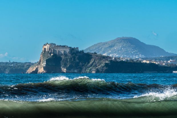 Locuitorii din micile insule ale Italiei riscă să rămână izolați, după introducerea super-certificatului verde: „Înseamnă condamnarea la exil forțat”