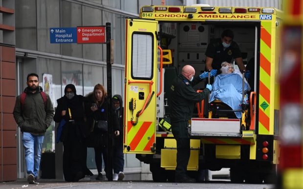 Varianta Omicron lasă spitalele din Londra fără medici: Armata, mobilizată să ajute