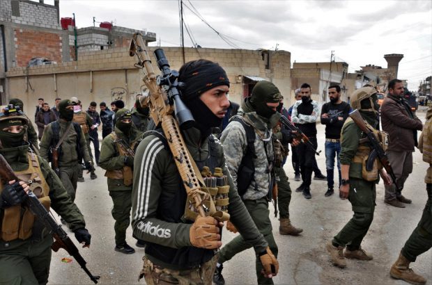 Peste 330 de decese, după ce jihadiștii din Statul Islamic au atacat o închisoare din Siria