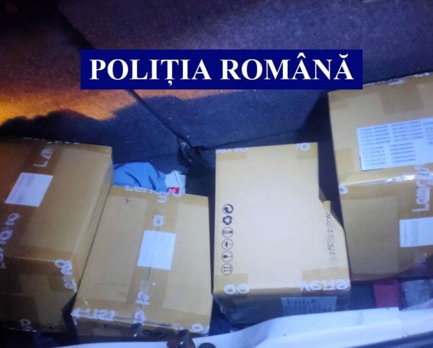 Hoții care au furat tabletele elevilor dintr-o primărie din Teleorman, prinși în flagrant de polițiști. În ce jafuri au mai fost implicați