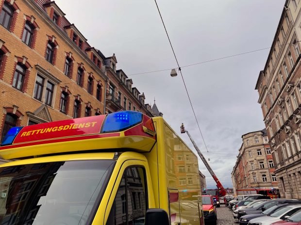 38 de echipaje de salvare s-au moblilizat, după ce un bărbat s-a urcat pe bloc, în Germania „Eram în carantină și am vrut să iau aer”