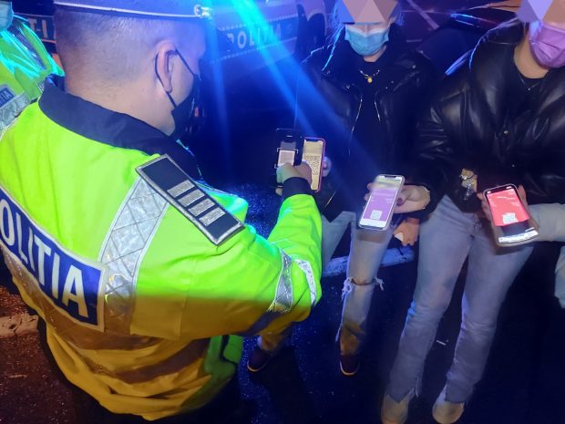 Petrecere cu 44 persoane, „spartă” de polițiștii din Oradea. Ce amenzi au primit participanții
