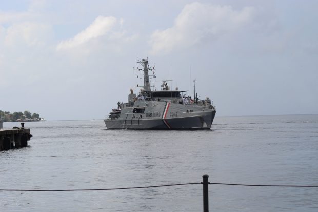 Bebeluş ucis după ce paza de coastă din Trinidad-Tobago a deschis focul asupra unei nave cu migranţi venezueleni