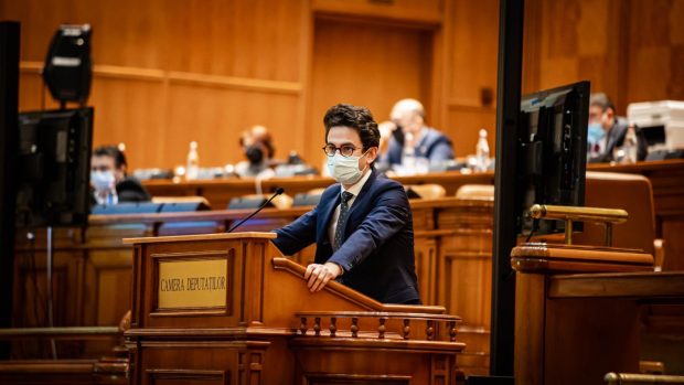 „Atentat la adresa democrației”. USR reacționează la proiectul de modificare a regulamentului din Camera Deputaților
