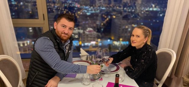 Anunțul făcut de Cătălin Moroșanu după 20 de ani de relație cu soția lui. De ce nu poartă verigheta. „Eu nu știu cum m-a suportat”